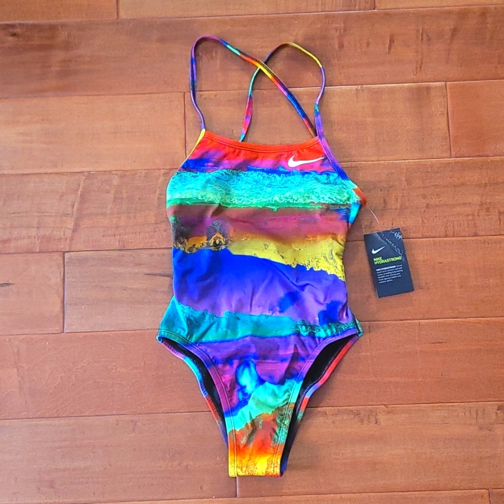 Nike Women's Hydrastrong One Piece Swimsuit